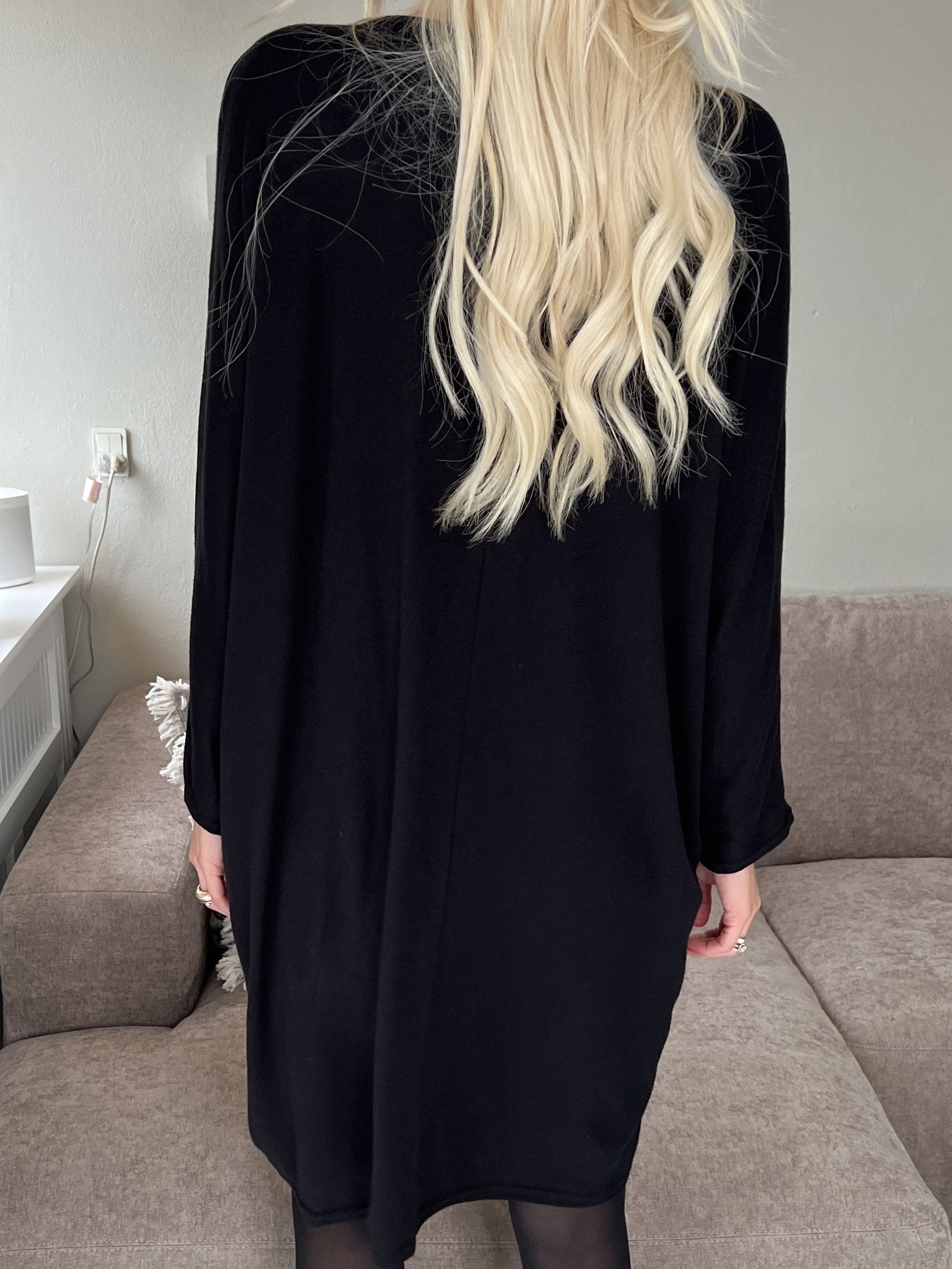 Filippa - Blød strikkjole med lynlås